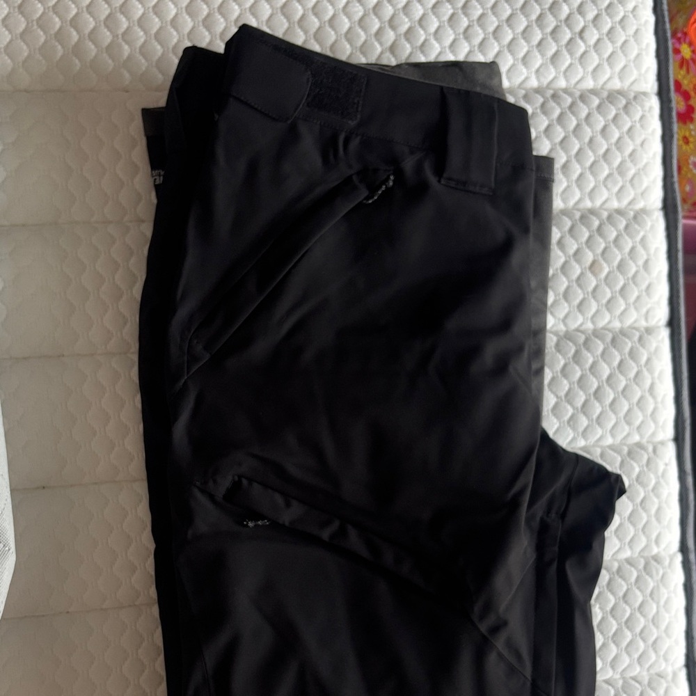 Eddie Bauer Women's Black Cargo Pants